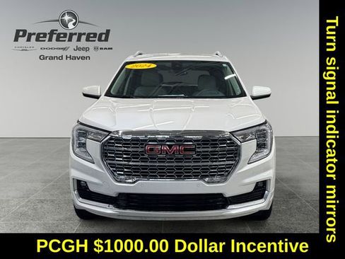 Used 2024 GMC Terrain Denali image 11