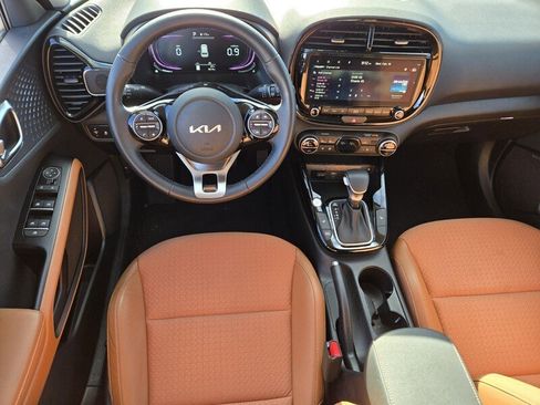 Certified 2025 Kia Soul EX image 13