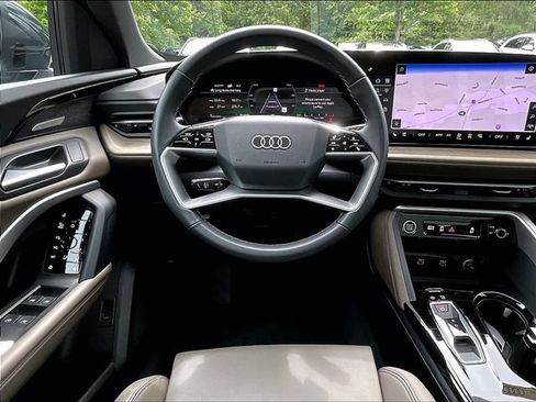 Used 2025 Audi Q5 Premium Plus w/ Premium Plus AWD/4WD image 13