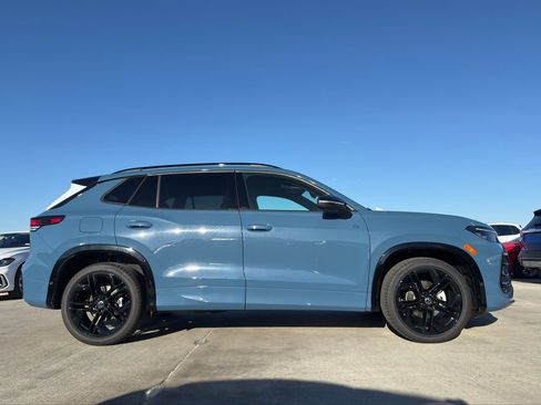 New 2026 Volkswagen Tiguan SE R-Line FWD image 8