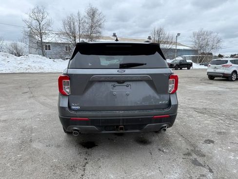 Certified 2022 Ford Explorer XLT w/ Equipment Group 202A AWD/4WD image 27