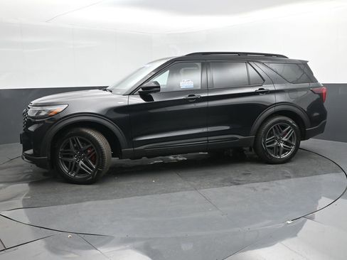 New 2026 Ford Explorer ST-Line w/ ST-Line Street Pack image 2