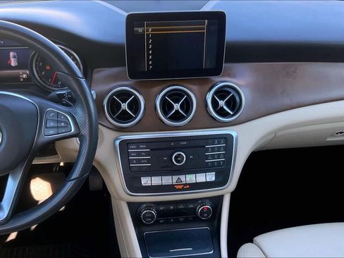 Used 2018 Mercedes-Benz GLA 250 image 7