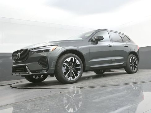 New 2026 Volvo XC60 B5 Plus w/ Climate Package AWD/4WD image 31