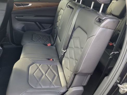 New 2026 Volkswagen Atlas SE image 18