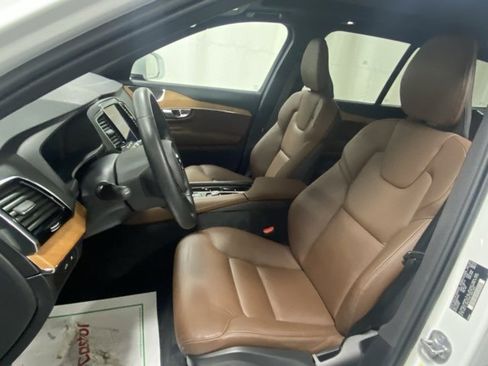 Certified 2024 Volvo XC90 T8 Plus w/ Protection Package Premier image 11