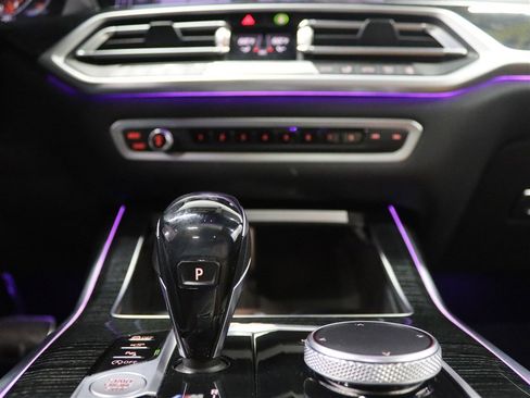 Used 2021 BMW X7 M50i image 38