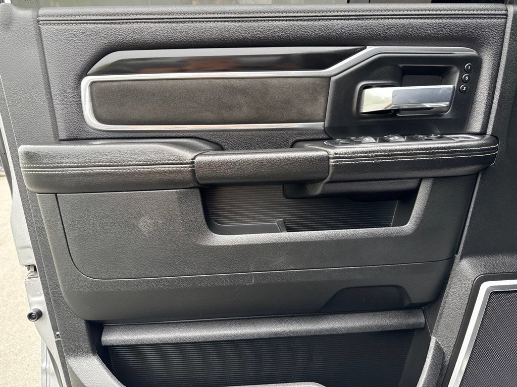 Used 2020 RAM 3500 Laramie AWD/4WD image 26