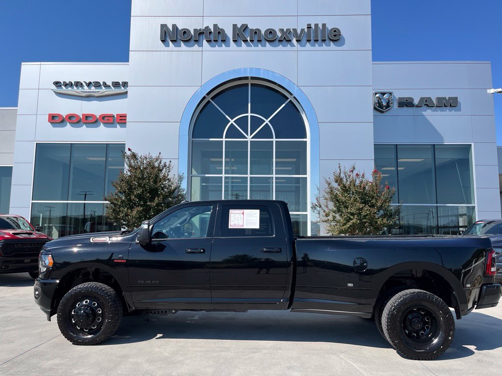 Used 2024 RAM 3500 Big Horn w/ Night Edition AWD/4WD image 2
