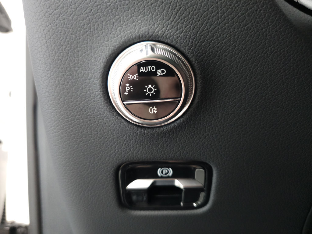 Certified 2026 Mercedes-Benz GLC 300 4MATIC image 9