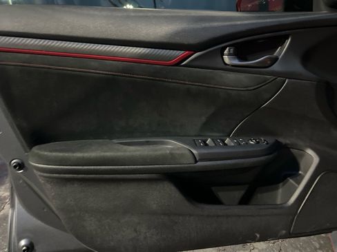 Used 2019 Honda Civic Type R image 10