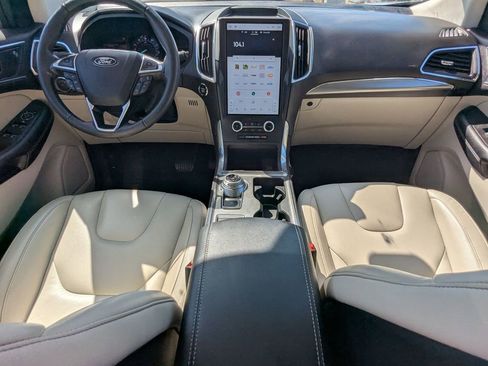 Used 2022 Ford Edge Titanium AWD/4WD image 16