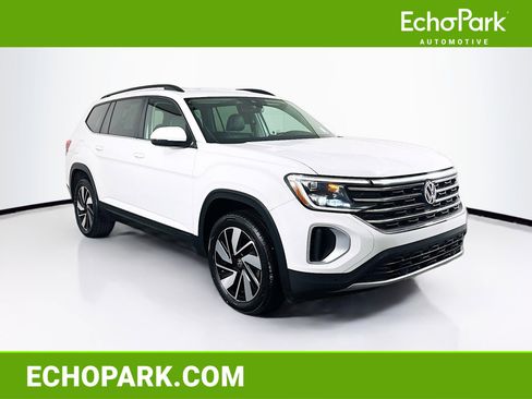 Used 2025 Volkswagen Atlas SE image 1