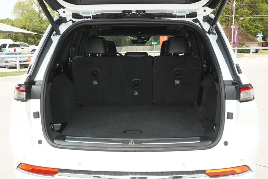 Used 2023 Jeep Grand Cherokee Overland RWD image 31