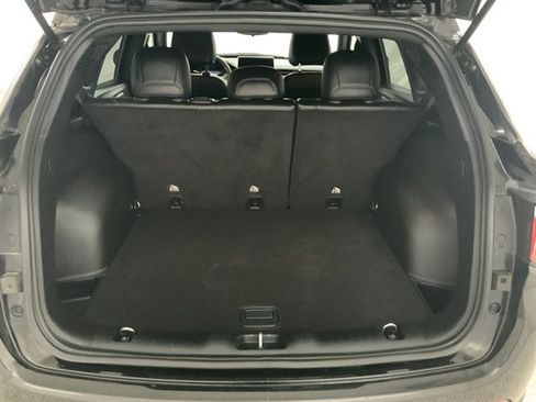 Used 2023 Jeep Compass Latitude image 8