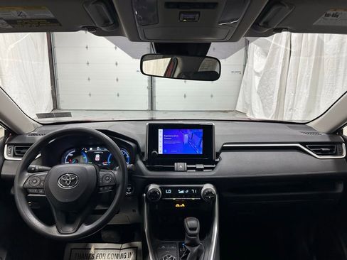Used 2025 Toyota RAV4 XLE AWD/4WD image 41