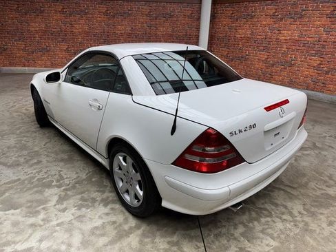 Used 2004 Mercedes-Benz SLK 230 image 3