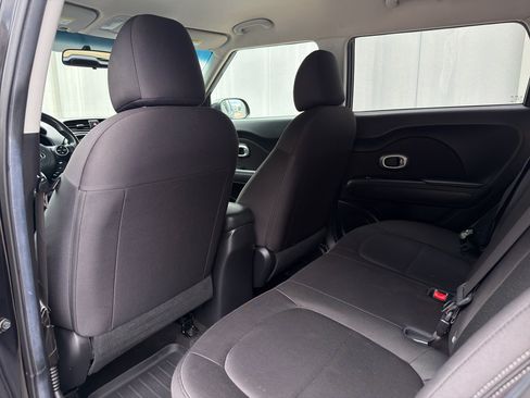 Used 2017 Kia Soul FWD image 13