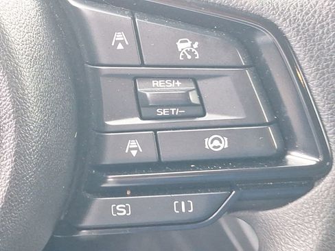 Used 2024 Subaru Crosstrek 2.0i Premium image 32