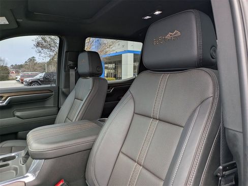 Used 2024 Chevrolet Silverado 1500 High Country w/ High Country Premium Package image 14