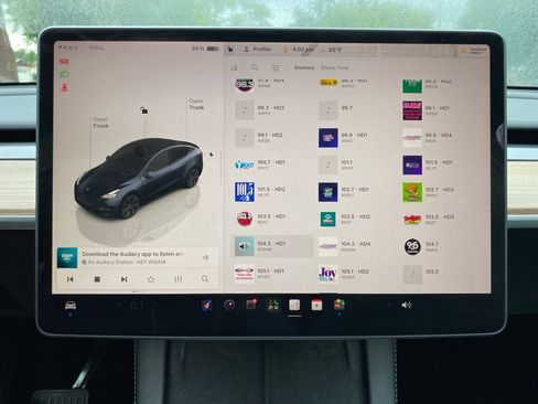 Used 2024 Tesla Model Y Long Range RWD image 26
