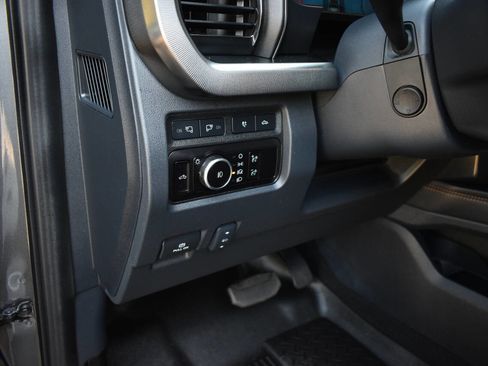 Used 2023 Ford F250 Platinum w/ Tremor Off-Road Package AWD/4WD image 19