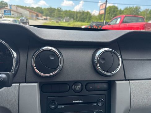 Used 2006 Ford Mustang Coupe image 22