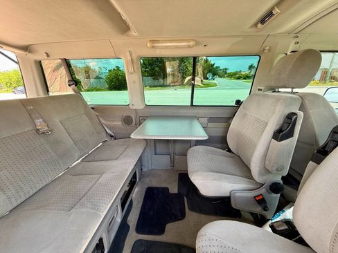 Used 2003 Volkswagen Eurovan MV image 26
