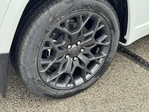 New 2026 Jeep Grand Cherokee L Summit image 5