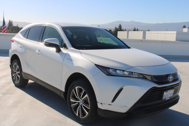 Certified 2021 Toyota Venza LE w/ Carpet Mat Package (TMS) AWD/4WD image 2