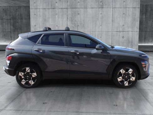 Used 2025 Hyundai Kona SEL FWD image 6