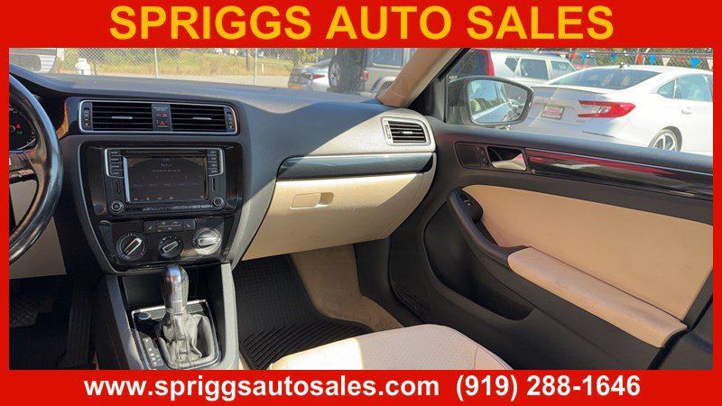 Used 2016 Volkswagen Jetta SEL FWD image 6