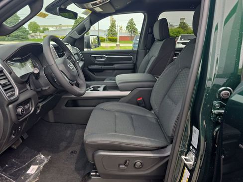 New 2026 RAM 1500 4x4 Crew Cab image 8