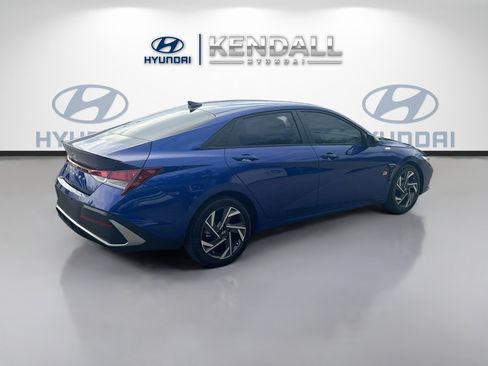 Used 2025 Hyundai Elantra Sport FWD image 6