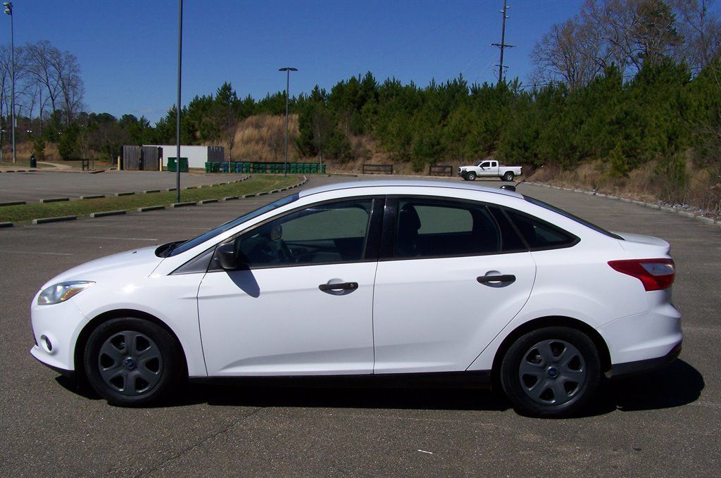 Used 2013 Ford Focus S FWD image 6