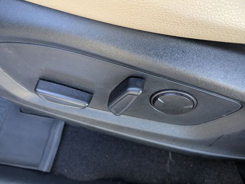 Used 2021 Ford Explorer Limited w/ Equipment Group 301A image 14