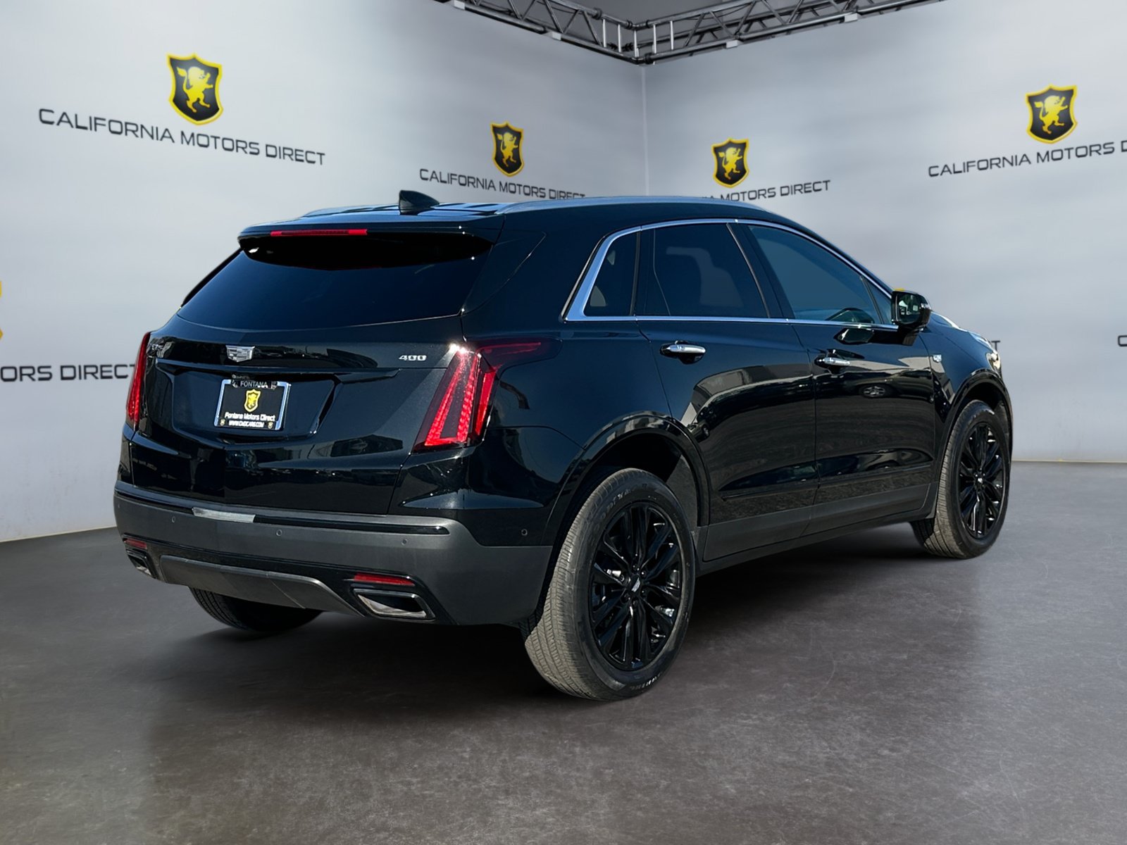 Used 2022 Cadillac XT5 Premium Luxury w/ LPO, ONYX Package FWD image 5