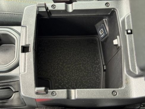 Used 2024 Jeep Wrangler Unlimited Sahara AWD/4WD image 23