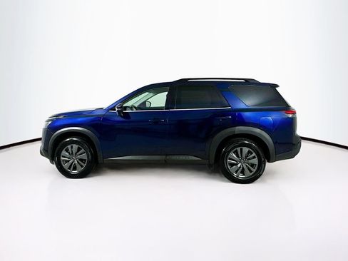 Used 2024 Nissan Pathfinder SV FWD image 4