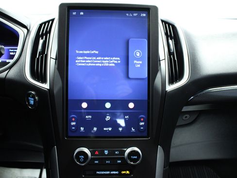 Used 2021 Ford Edge ST-Line w/ Class II Trailer Tow Package image 22