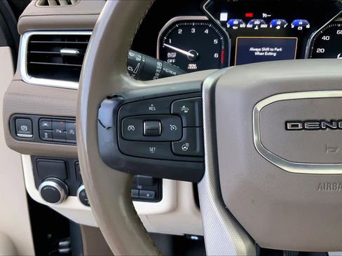 Used 2021 GMC Yukon Denali w/ Denali Premium Package image 22