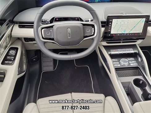 New 2026 Lincoln Nautilus Reserve image 7