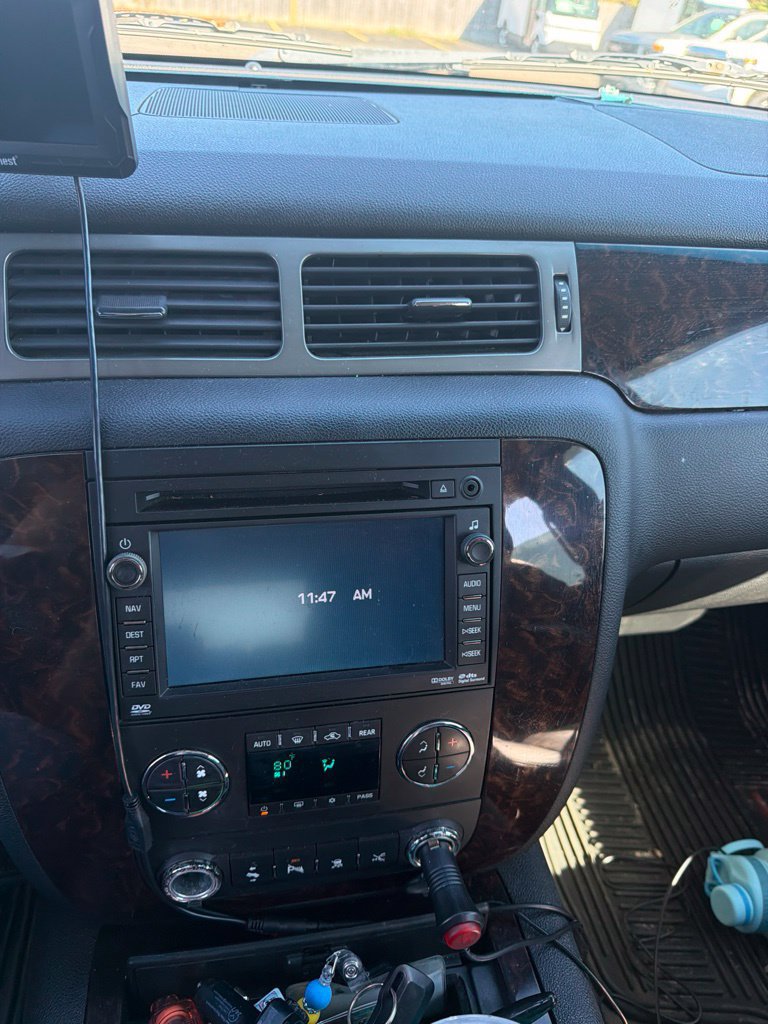Used 2010 GMC Yukon Denali AWD/4WD image 2