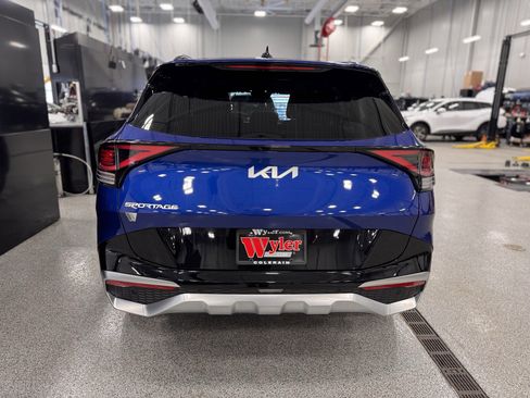 Certified 2025 Kia Sportage SX image 37