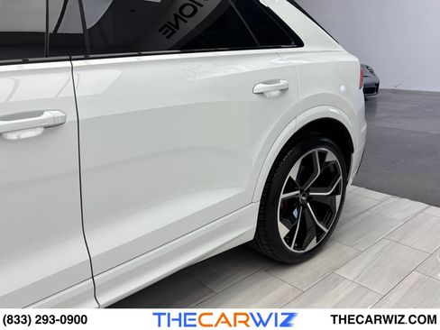 Used 2020 Audi RS Q8 w/ Carbon Optic Package image 19