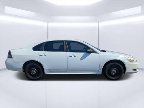 Used 2010 Chevrolet Impala Police FWD image 2
