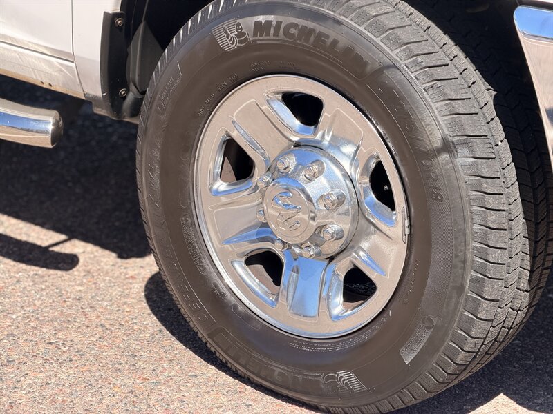 Used 2015 RAM 2500 SLT AWD/4WD image 10