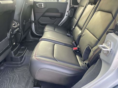 Used 2024 Jeep Wrangler Unlimited Rubicon image 27