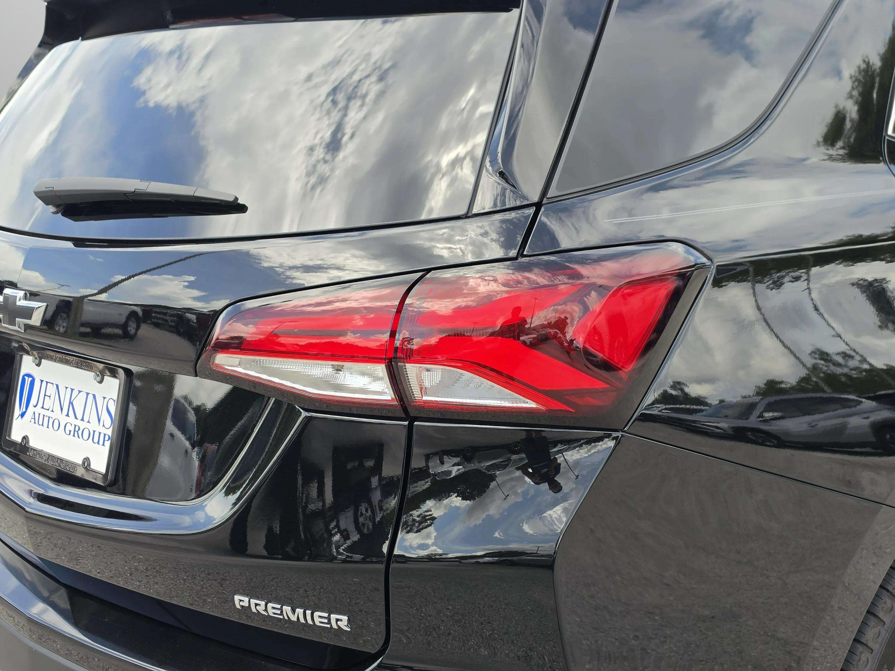 Used 2024 Chevrolet Equinox Premier FWD image 14
