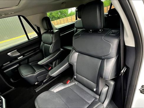 Used 2025 Ford Expedition Max Platinum AWD/4WD image 20